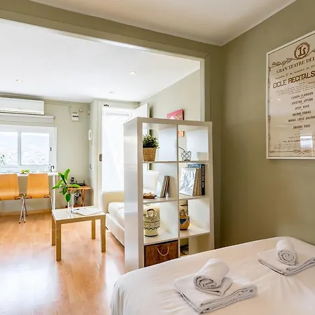 Montaber - Plaza Espana Apartment *